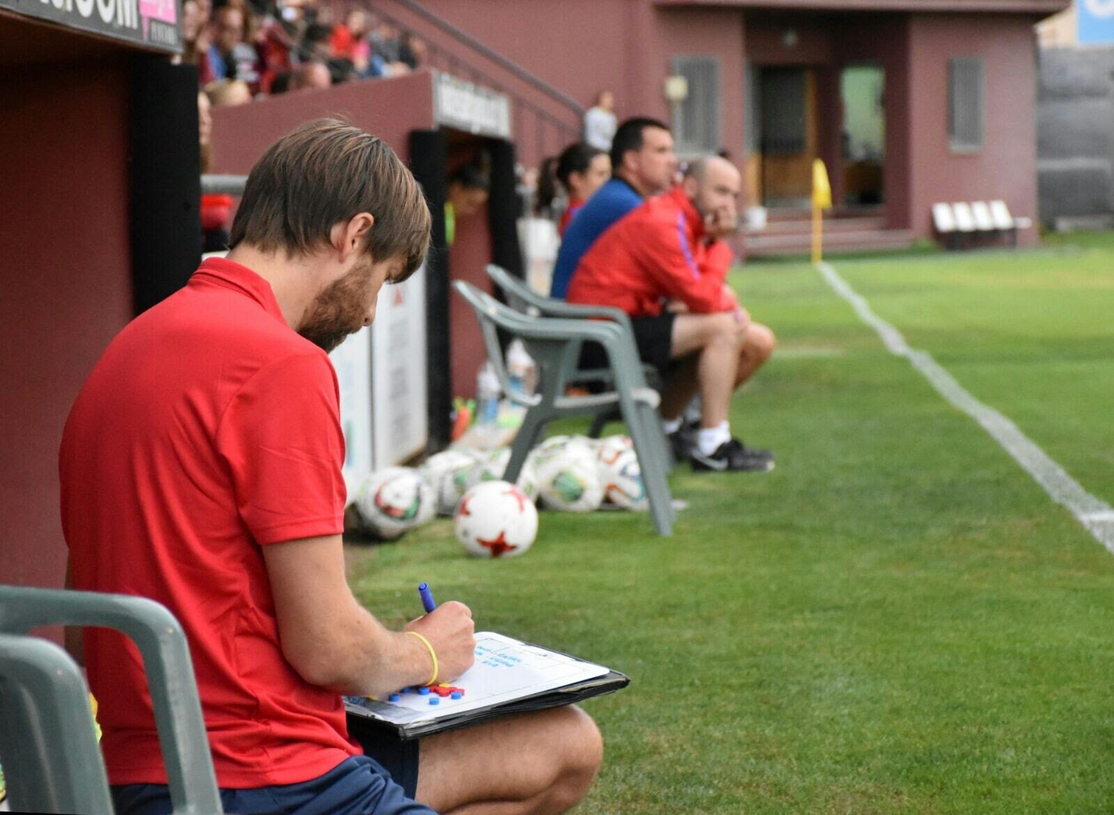 Moi Dubé deixa l'Olot després de tres temporades al capdavant del futbol femení