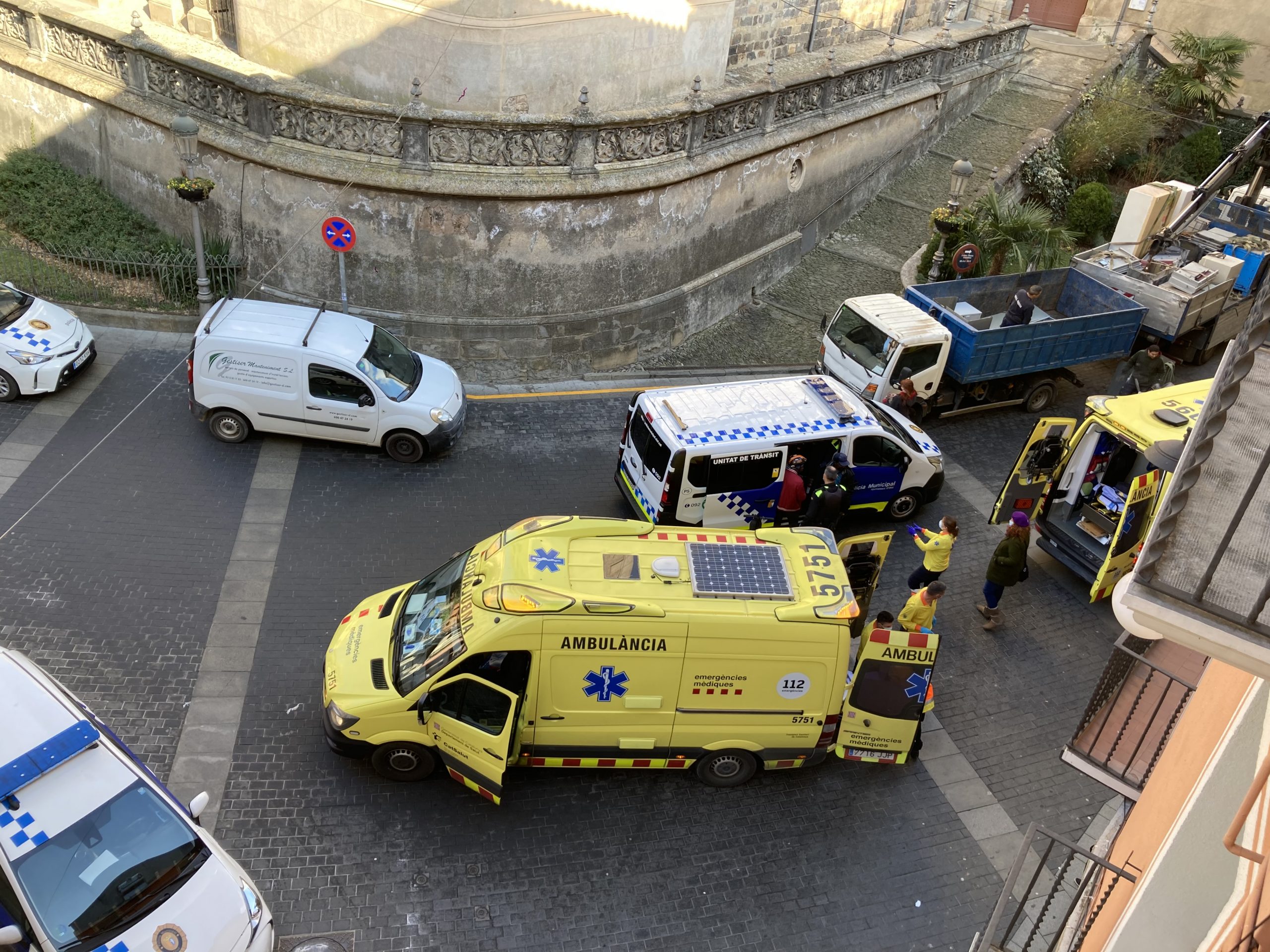 Traslladen una dona a l’Hospital d’Olot després de ser atropellada per un patinet