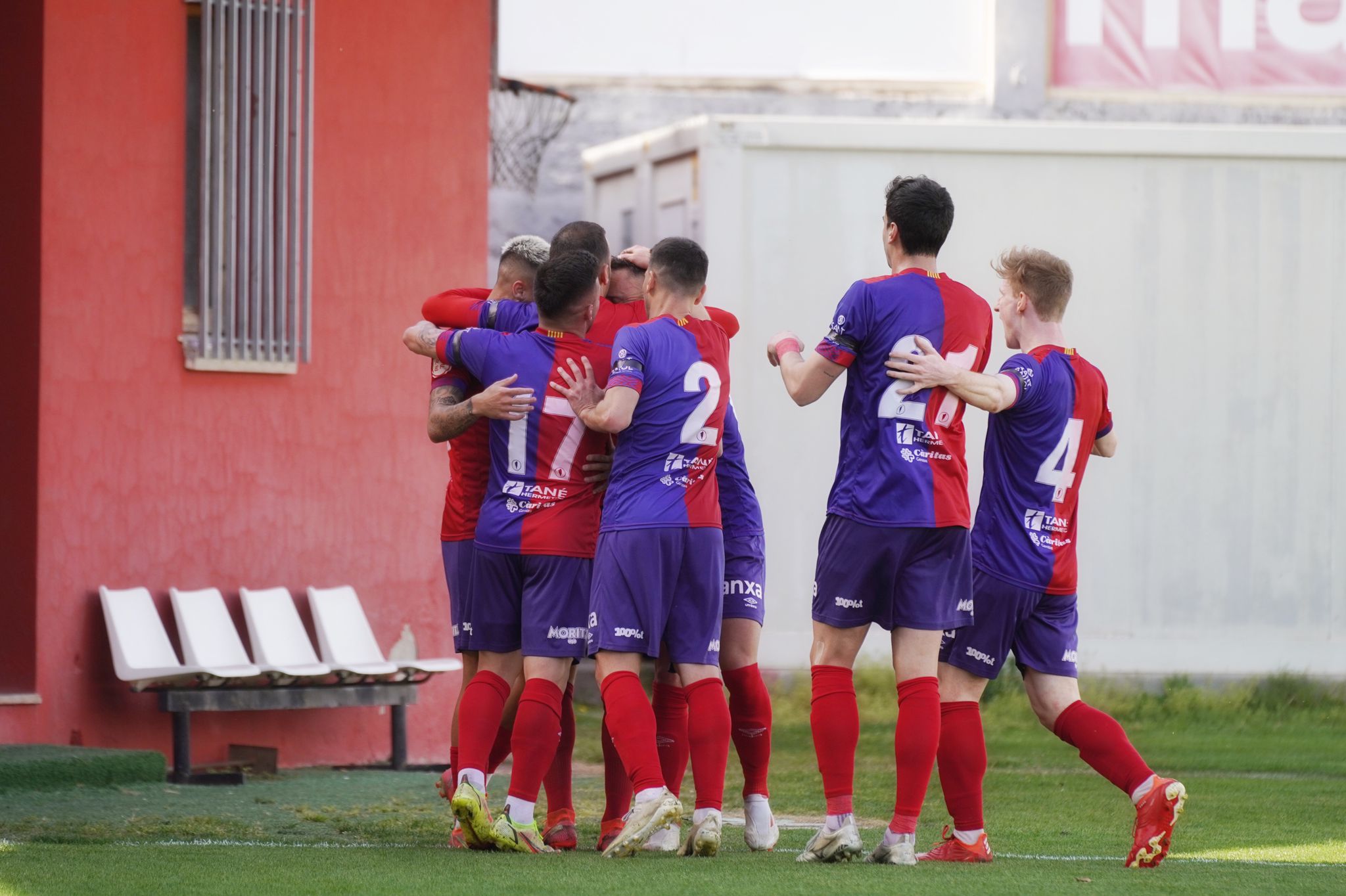 L'Olot tomba el Sant Andreu i es reenganxa a la lluita per l'ascens directe